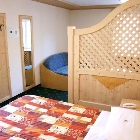 Hotel Cima Dodici Vigo di Fassa Bagian luar foto