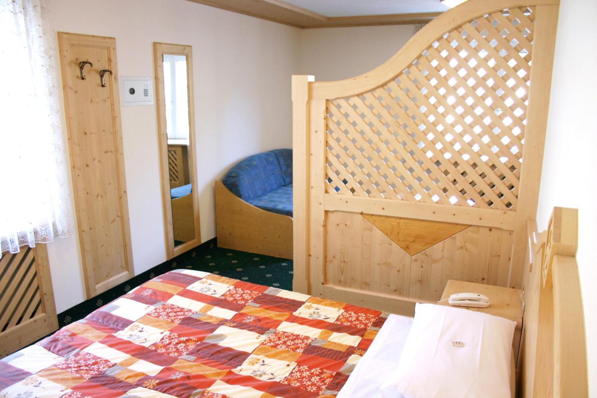 Hotel Cima Dodici Vigo di Fassa Bagian luar foto